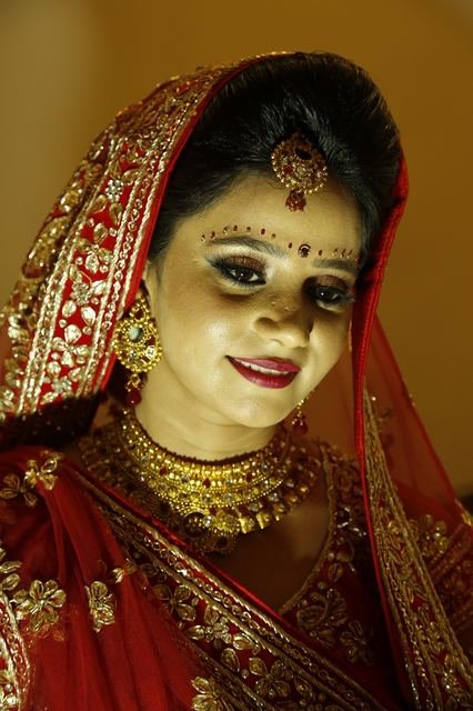 Bengali Bridal Portrait by Sen Photography by Sen Photography, Kolkata