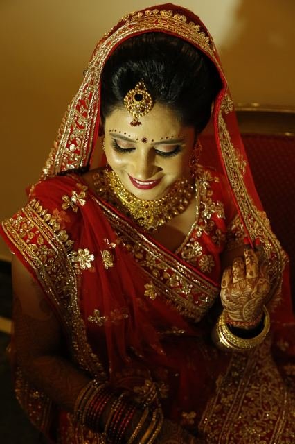 Bengali Bridal Portrait by Sen Photography by Sen Photography, Kolkata