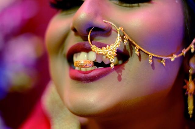 Bengali Bridal Portrait by Sen Photography by Sen Photography, Kolkata