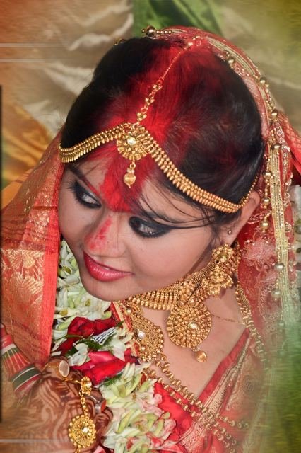 Bengali Bridal Portrait by Sen Photography by Sen Photography, Kolkata