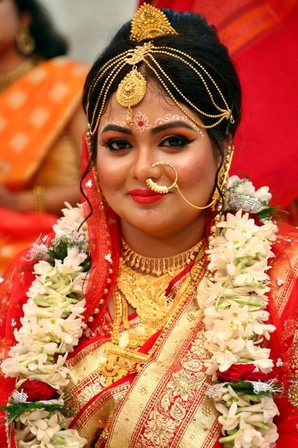 Bengali Bridal Portrait by Sen Photography by Sen Photography, Kolkata
