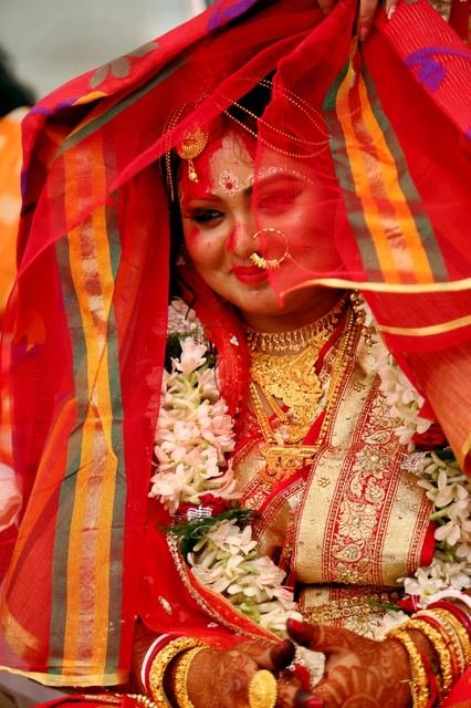 Bengali Bridal Portrait by Sen Photography by Sen Photography, Kolkata