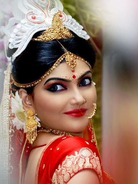 Bengali Bridal Portrait by Sen Photography by Sen Photography, Kolkata