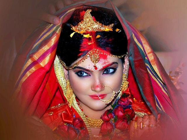 Bengali Bridal Portrait by Sen Photography by Sen Photography, Kolkata