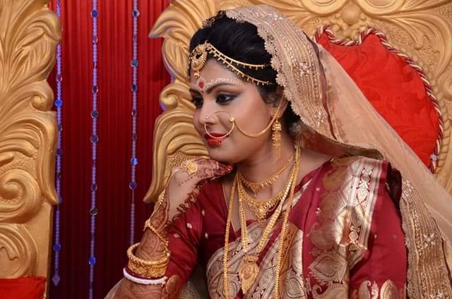 Bengali Bridal Portrait by Sen Photography by Sen Photography, Kolkata