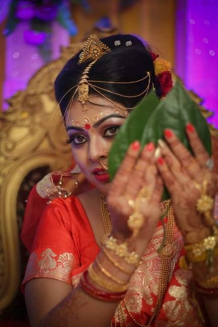 Bengali Bridal Portrait by Sen Photography by Sen Photography, Kolkata