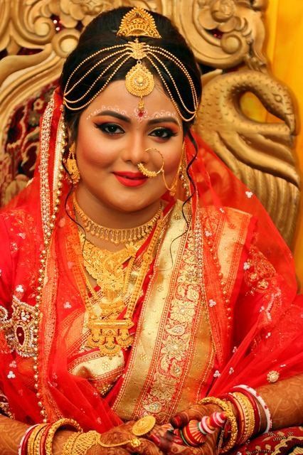 Bengali Bridal Portrait by Sen Photography by Sen Photography, Kolkata