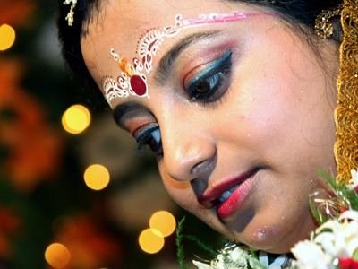 Bengali Bridal Portrait by Sen Photography by Sen Photography, Kolkata