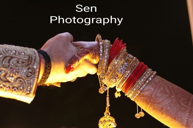 Bengali Bridal Portrait by Sen Photography by Sen Photography, Kolkata